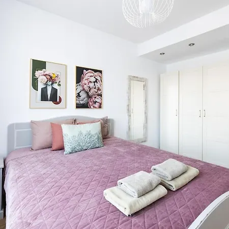 Chic Downtown Flat 아파트