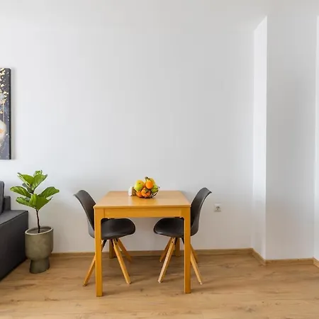 شقة Chic Downtown Flat