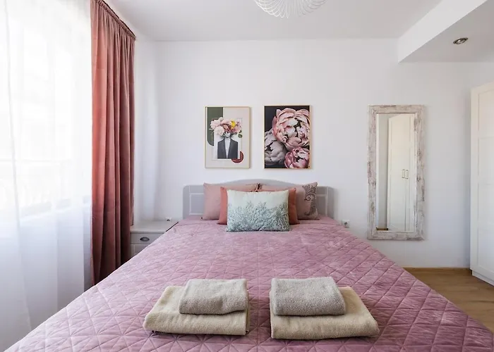 Chic Downtown Flat Варна