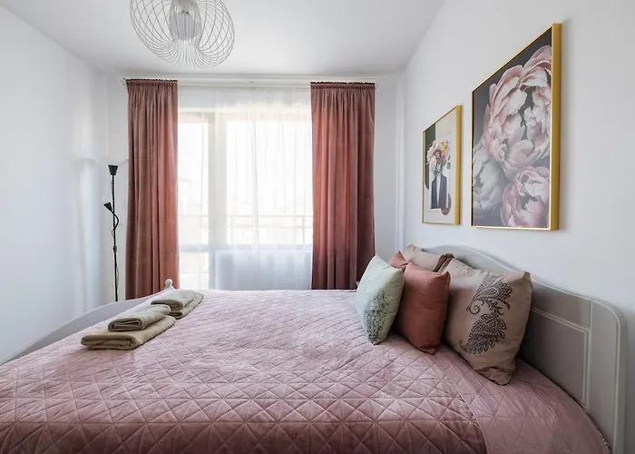 Chic Downtown Flat * Варна