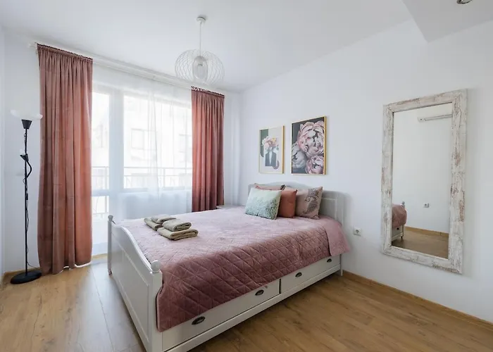 Chic Downtown Flat Варна