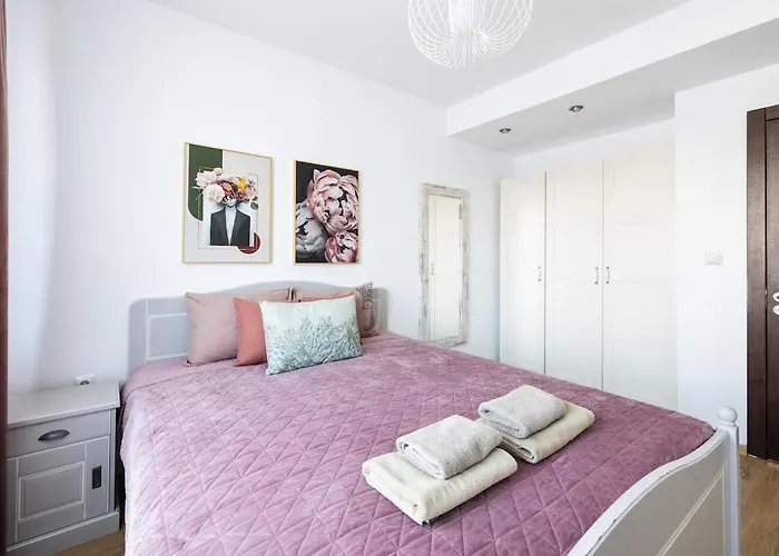 Chic Downtown Flat Апартамент